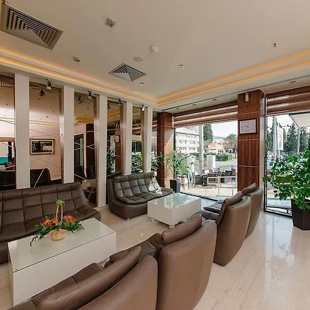 新星酒店 波德戈里察