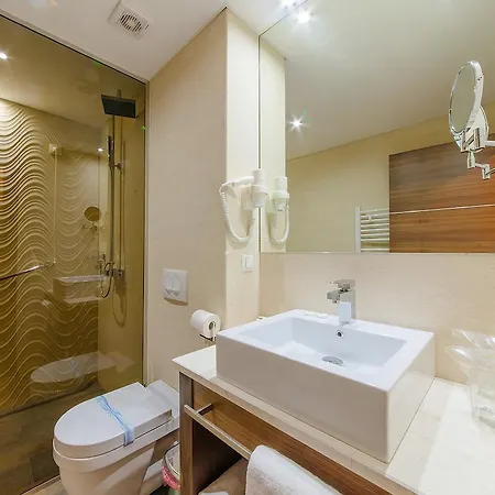New Star Hotel 4*