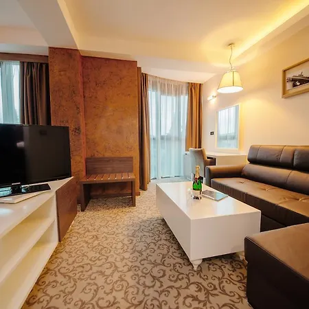 New Star Hotel 4*